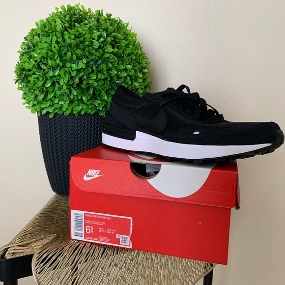 Nike Waffle One - Picture 1 of 5
